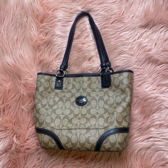 COACH BLACK & TAN PURSE - Picture 4 of 7